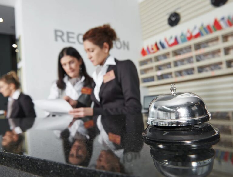 ffb4c2b6-7e68-fb74-bb33-0914d726fb59